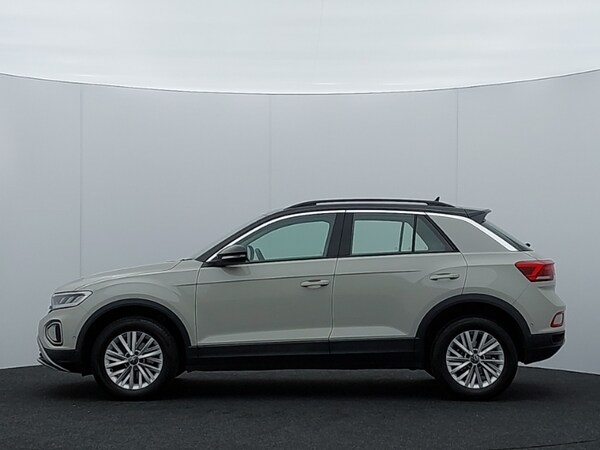 Used Volkswagen T-Roc 2023 for sale - 76130199: Photo 4