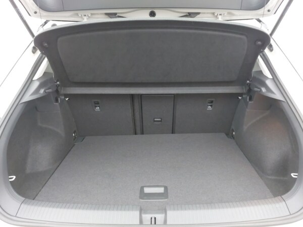 Used Volkswagen T-Roc 2023 for sale - 76130199: Photo 8
