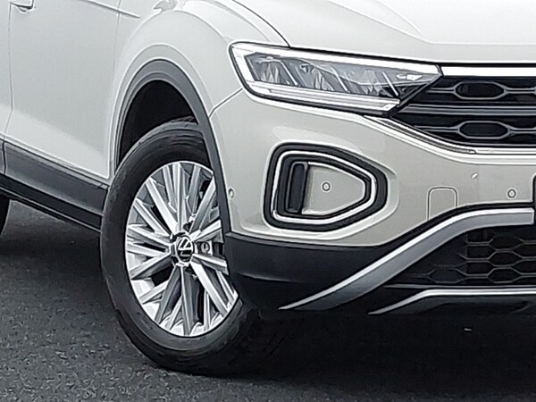Used Volkswagen T-Roc 2023 for sale - 76130199: Photo 9