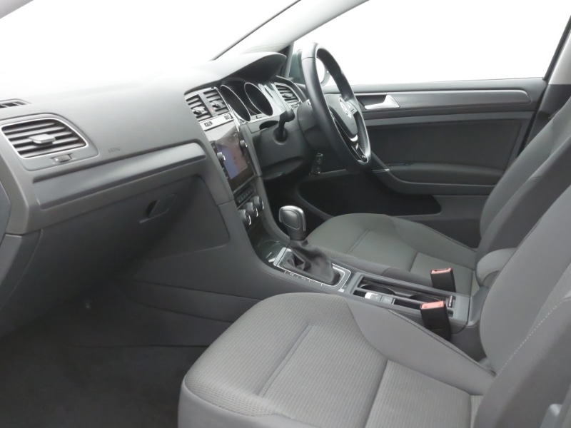 Used Volkswagen Golf 2020 for sale - 76384021: Photo 5