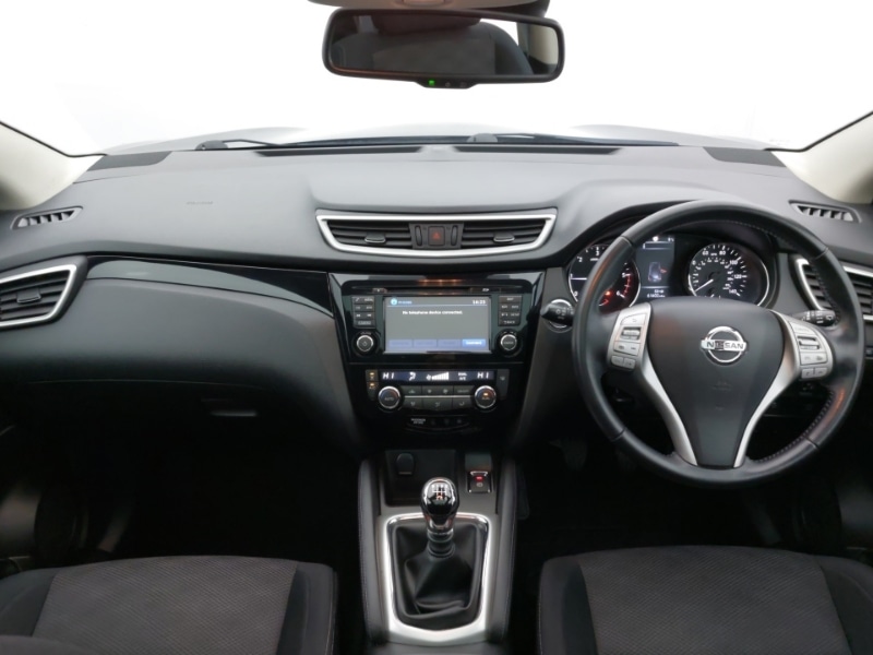 Used Nissan Qashqai 2017 for sale - 77265732: Photo 2