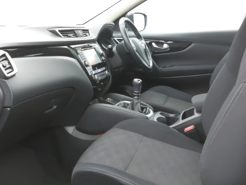 Used Nissan Qashqai 2017 for sale - 77265732: Photo 5