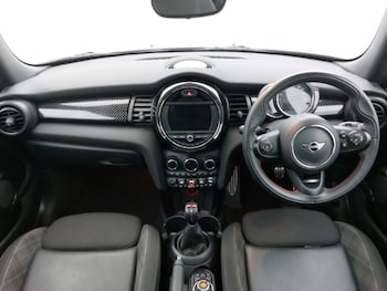 Used MINI Hatch 2019 for sale - 76397504: Photo