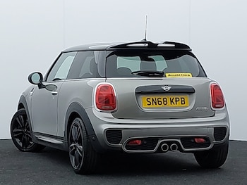 Used MINI Hatch 2019 for sale - 76397504: Photo