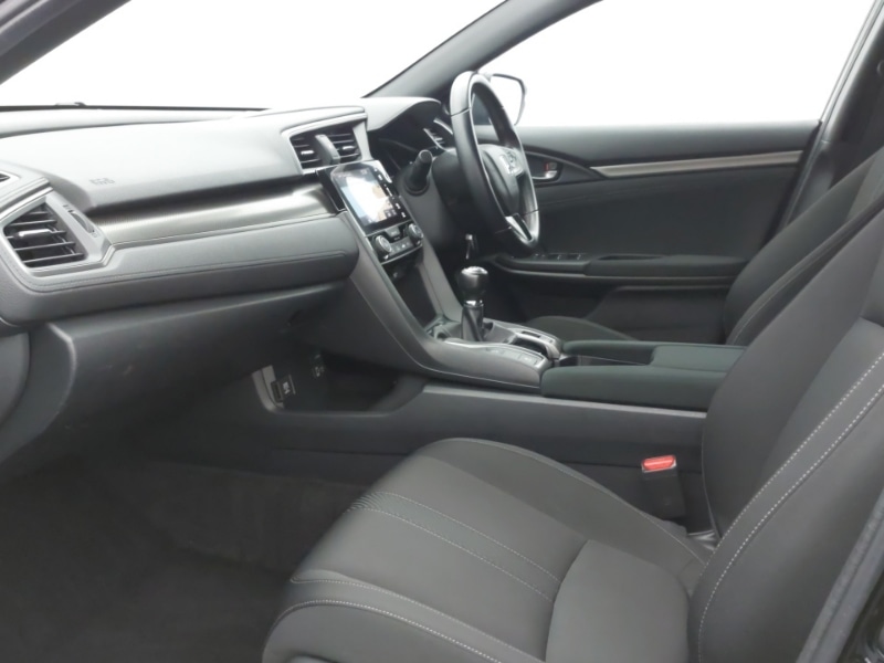 Used Honda Civic 2018 for sale - 76629046: Photo 5