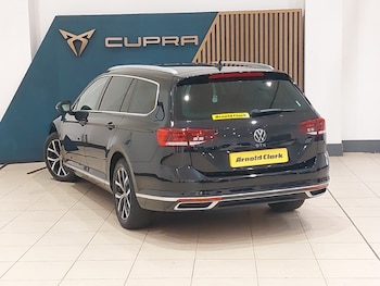Used Volkswagen Passat 2021 for sale - 75963867: Photo