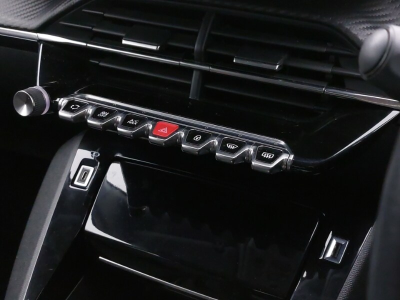 Used Peugeot 2008 2021 for sale - 76860485: Photo 15