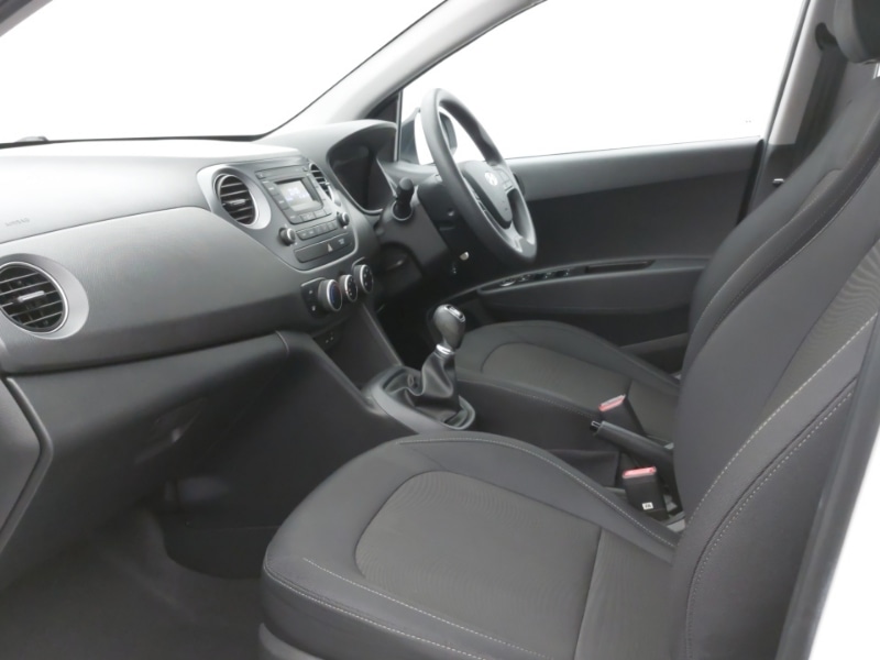 Used Hyundai i10 2017 for sale - 76393314: Photo 5