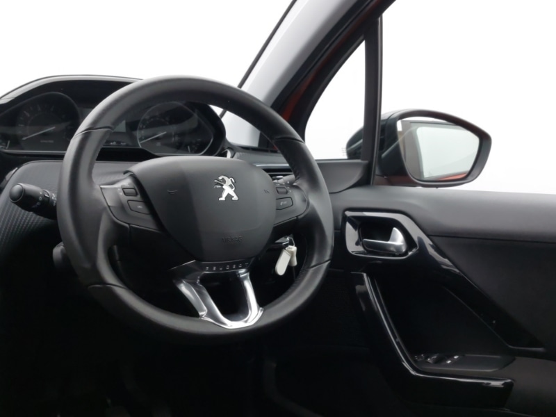 Used Peugeot 208 2016 for sale - 76567007: Photo 10
