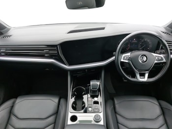 Used Volkswagen Touareg 2019 for sale - 76696018: Photo