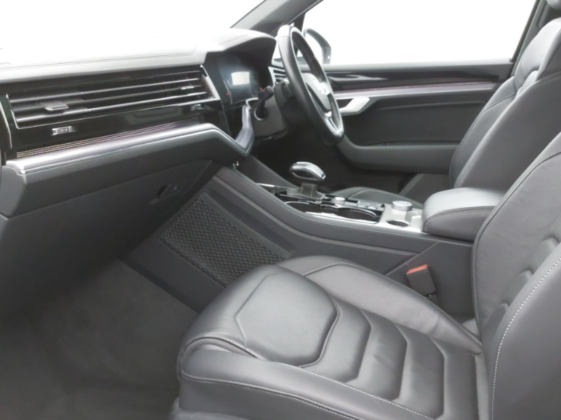 Used Volkswagen Touareg 2019 for sale - 76696018: Photo 5