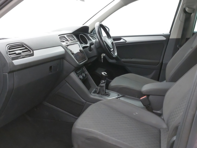 Used Volkswagen Tiguan 2017 for sale - 76397501: Photo 5