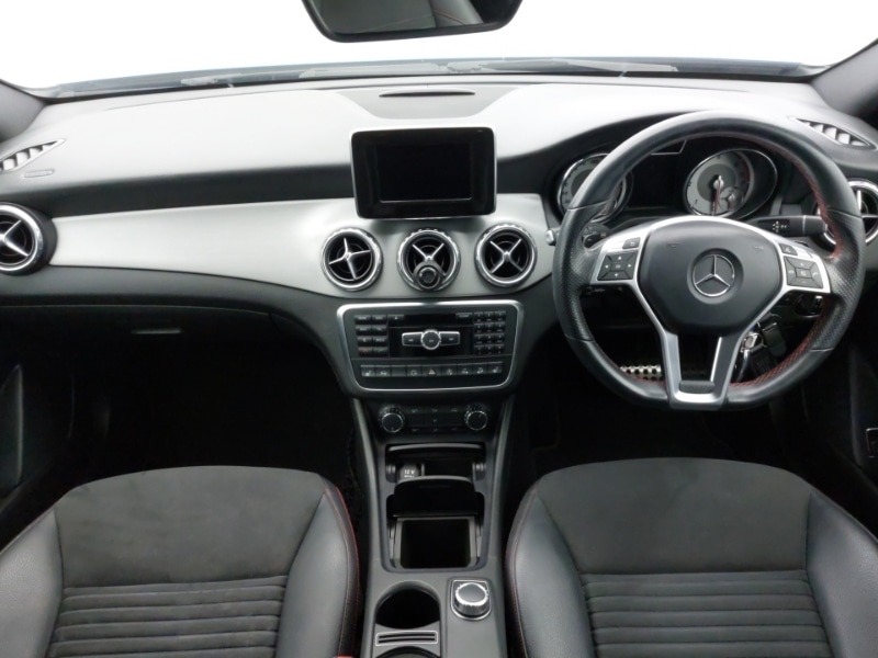 Used Mercedes-Benz GLA 2015 for sale - 76160630: Photo 2