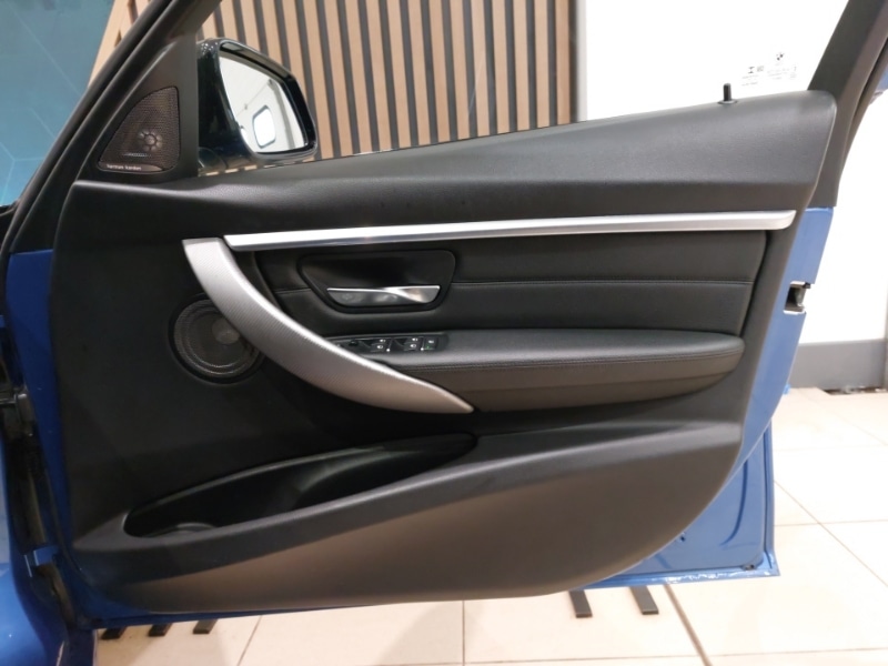 Used BMW 3 Series 2017 for sale - 77043817: Photo 10