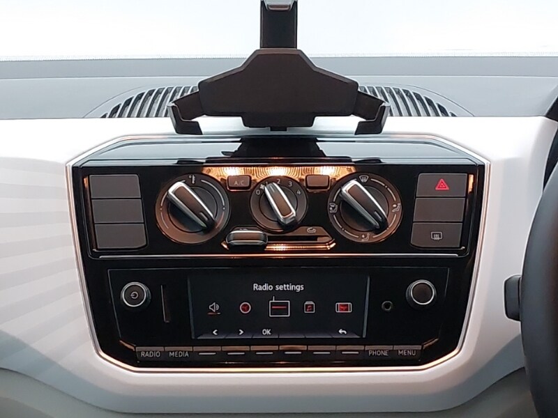 Used Volkswagen up! 2017 for sale - 77999350: Photo 11