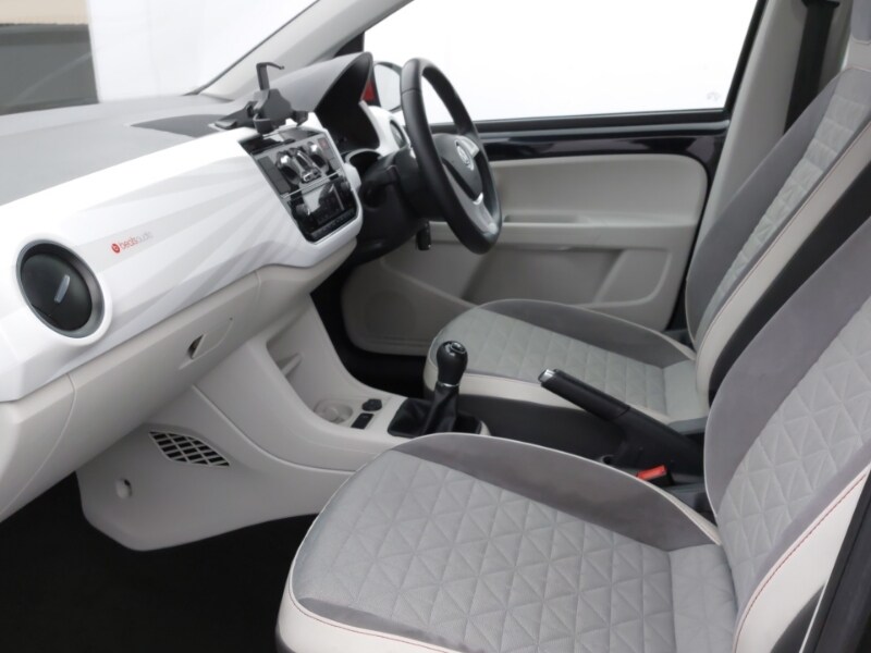 Used Volkswagen up! 2017 for sale - 77999350: Photo 5