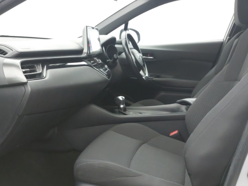 Used Toyota C-HR 2018 for sale - 78203280: Photo 5