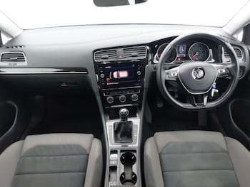 Used Volkswagen Golf 2018 for sale - 78355553: Photo