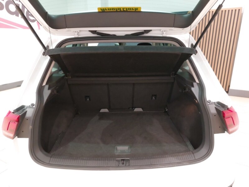 Used Volkswagen Tiguan 2017 for sale - 77548893: Photo 8