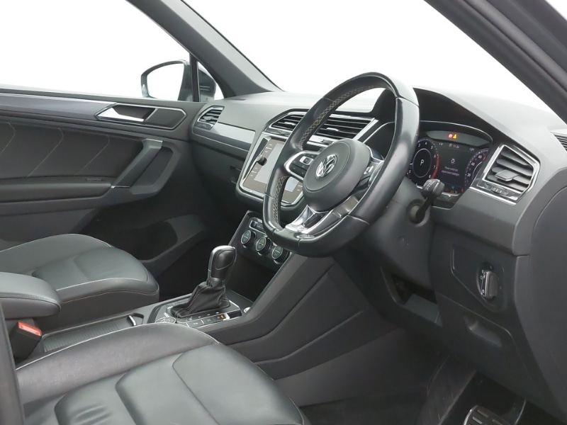 Used Volkswagen Tiguan 2017 for sale - 77228900: Photo 12