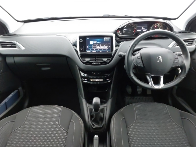 Used Peugeot 208 2019 for sale - 76721771: Photo 2