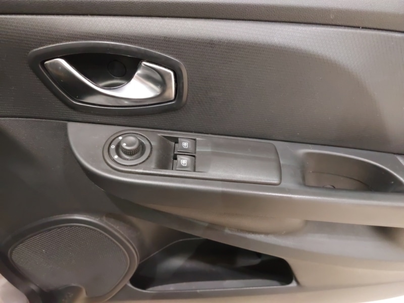 Used Renault Clio 2015 for sale - 77491781: Photo 10