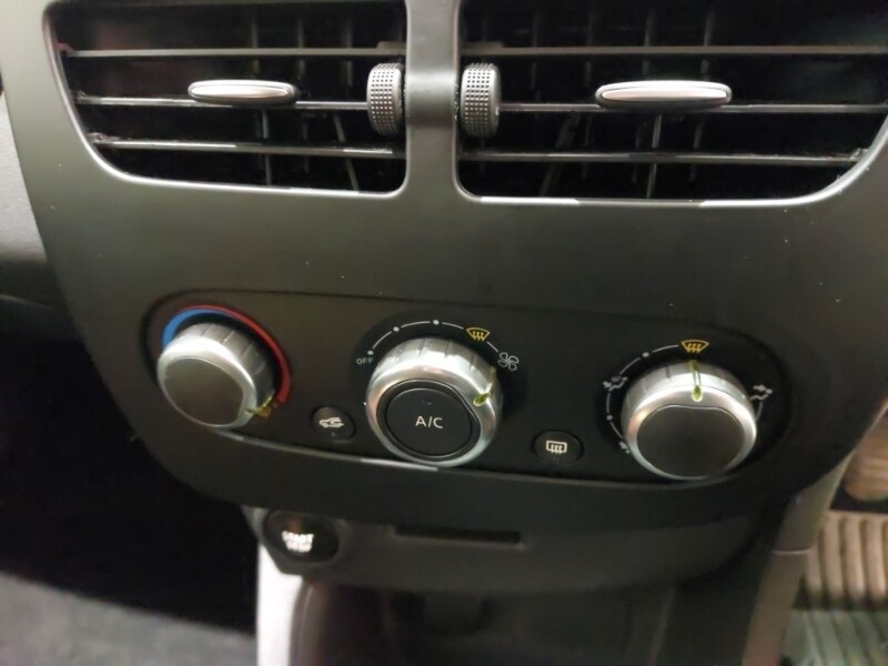 Used Renault Clio 2015 for sale - 77491781: Photo 17