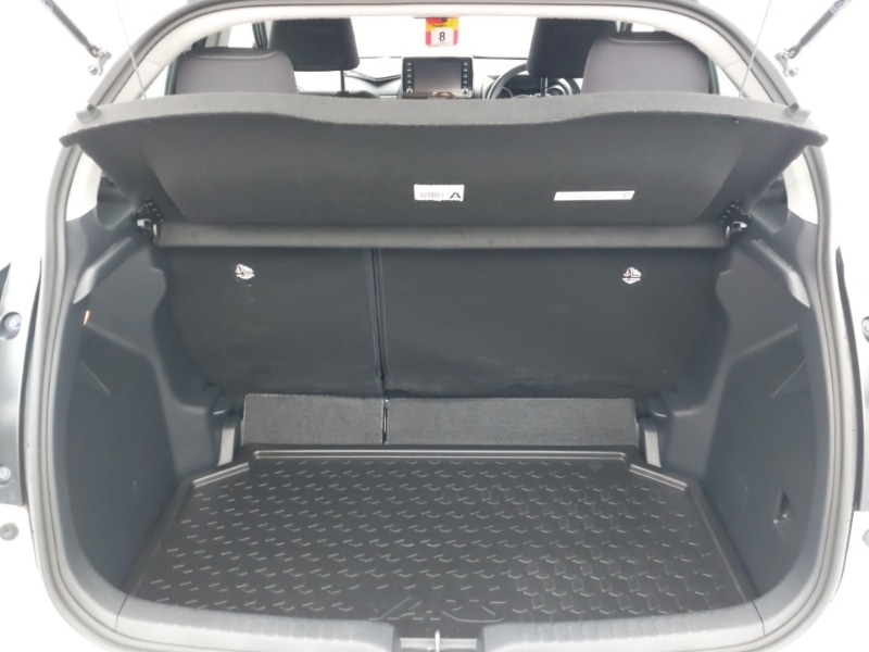 Used Toyota Yaris 2023 for sale - 76160824: Photo 8