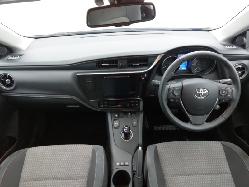 Used Toyota Auris 2018 for sale - 77956822: Photo 2