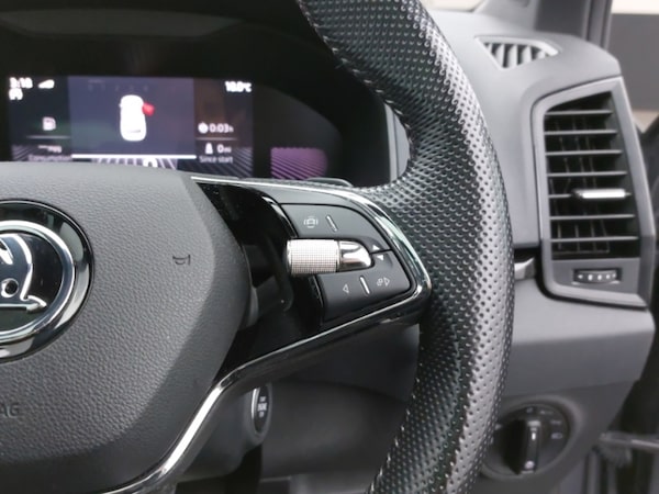 Used Skoda Karoq 2023 for sale - 76195331: Photo 18