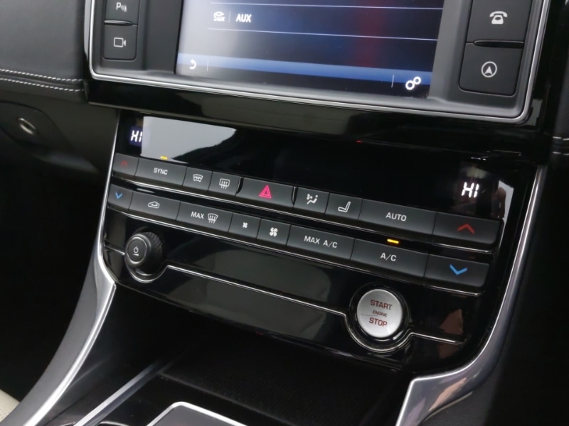 Used Jaguar XE 2016 for sale - 77988118: Photo 15