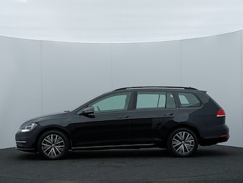 Used Volkswagen Golf 2018 for sale - 77852659: Photo