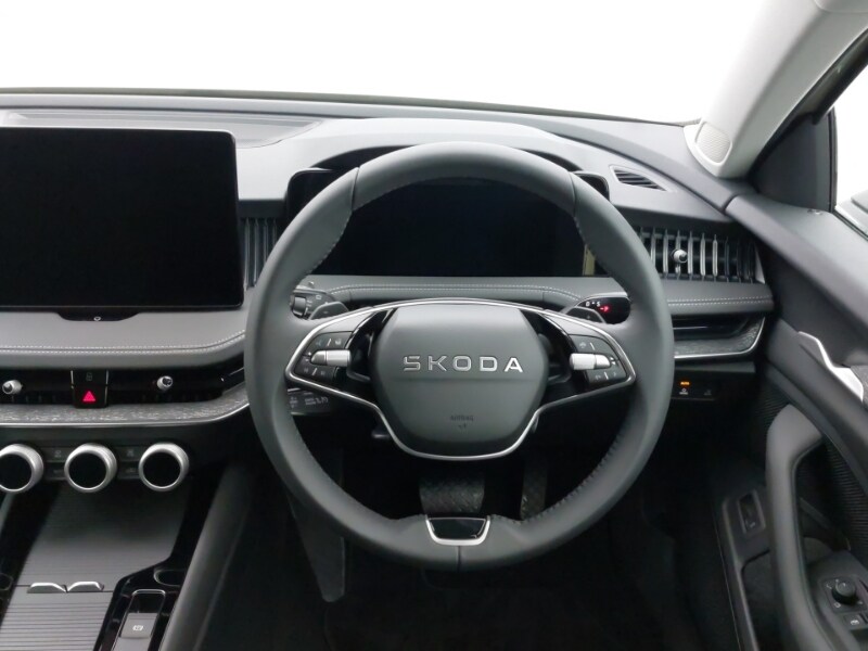 Used Skoda Superb 2025 for sale - 76947316: Photo 7