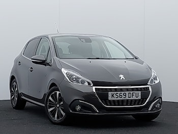 Peugeot - 208
