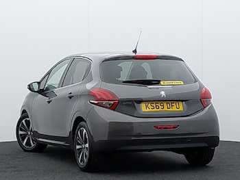 Used Peugeot 208 2019 for sale - 76144665: Photo 3