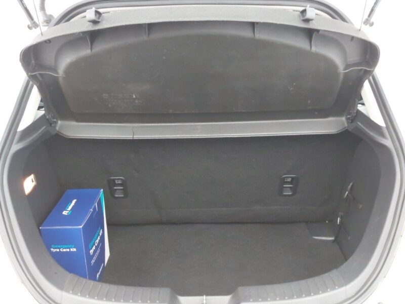 Used Mazda Mazda2 2016 for sale - 76579306: Photo 8