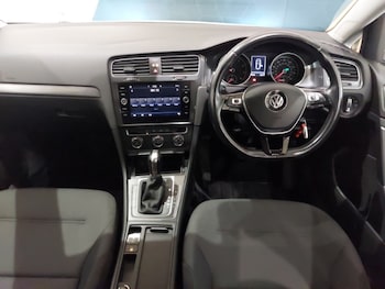 Used Volkswagen Golf 2019 for sale - 75738186: Photo