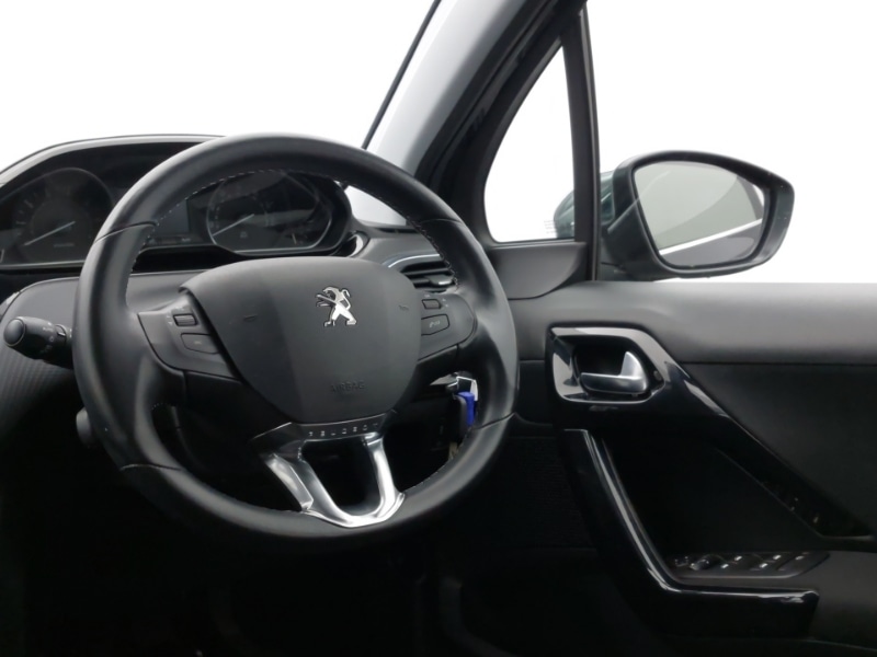 Used Peugeot 208 2019 for sale - 76393133: Photo 10