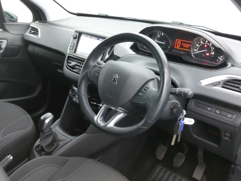 Used Peugeot 208 2019 for sale - 76393133: Photo 12