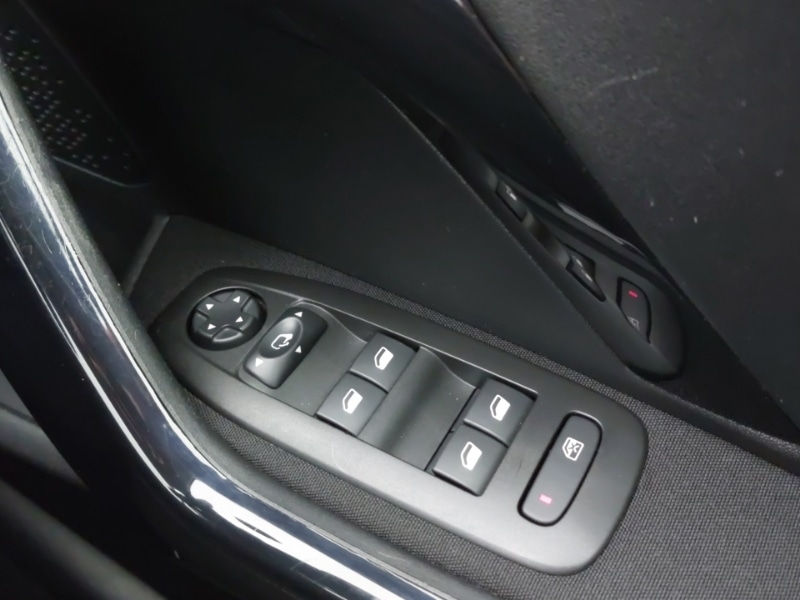 Used Peugeot 208 2019 for sale - 76393133: Photo 19