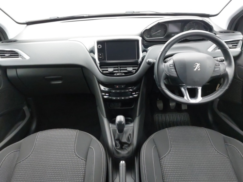Used Peugeot 208 2019 for sale - 76393133: Photo 2