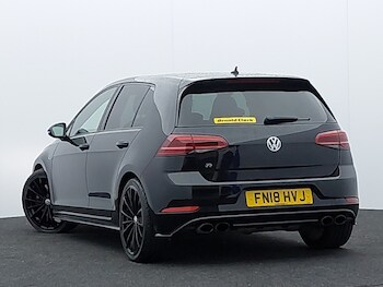 Used Volkswagen Golf 2018 for sale - 77623732: Photo