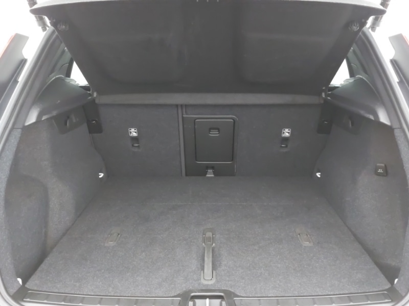 Used Volvo XC40 2023 for sale - 77223924: Photo 8