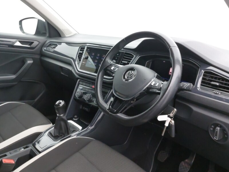 Used Volkswagen T-Roc 2018 for sale - 76589411: Photo 12