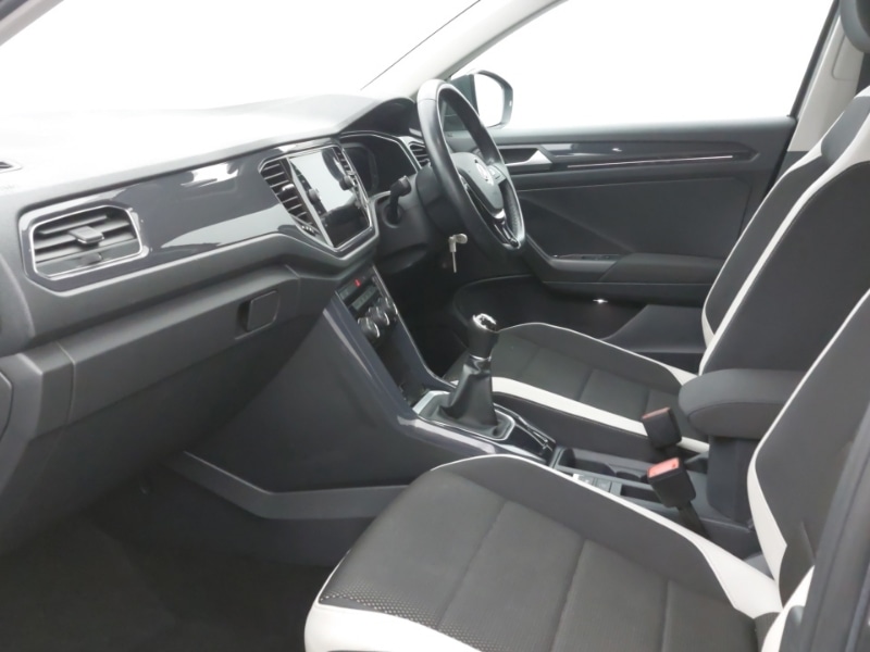 Used Volkswagen T-Roc 2018 for sale - 76589411: Photo 5