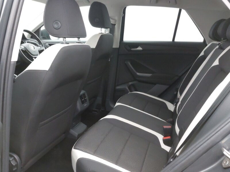 Used Volkswagen T-Roc 2018 for sale - 76589411: Photo 6