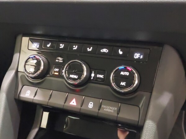 Used Skoda Karoq 2025 for sale - 76053396: Photo 15