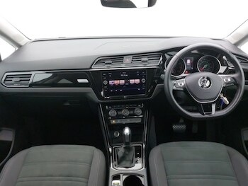 Used Volkswagen Touran 2019 for sale - 77010833: Photo