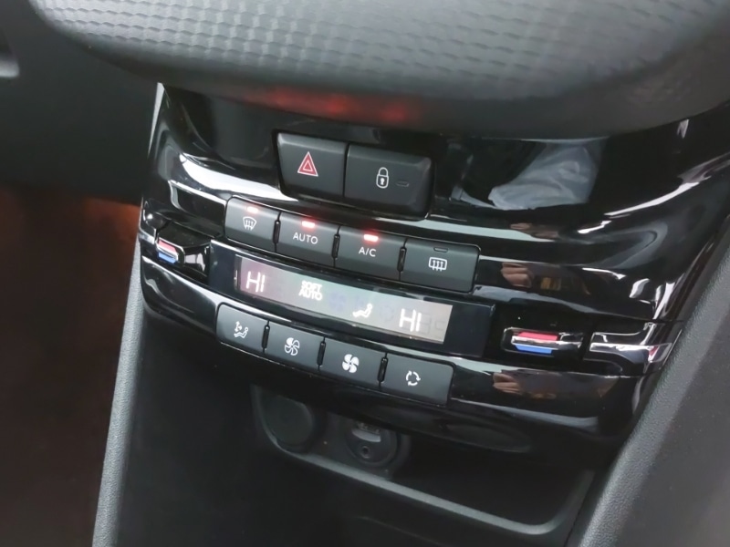 Used Peugeot 2008 2017 for sale - 77448701: Photo 15