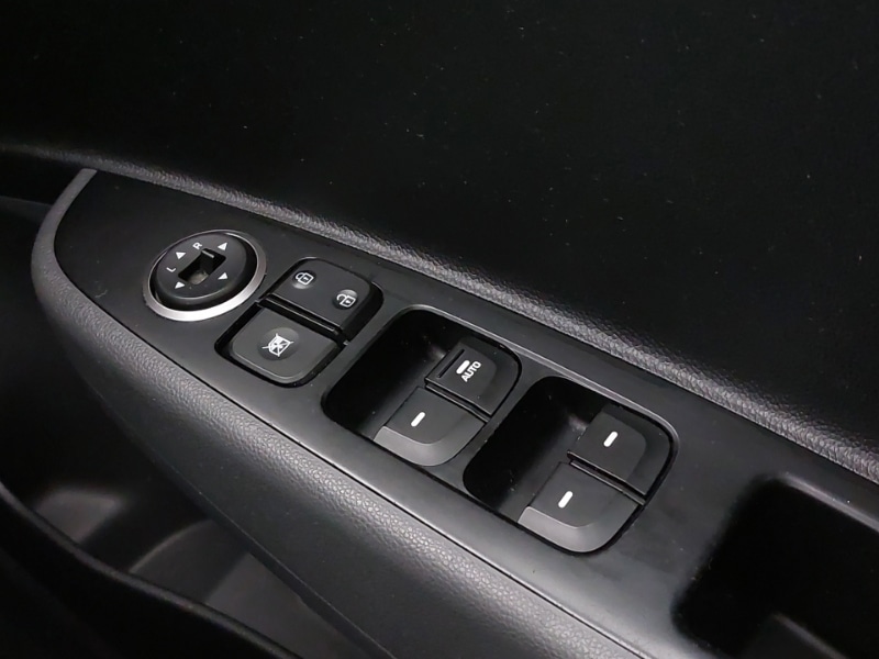 Used Hyundai i10 2018 for sale - 77418847: Photo 18